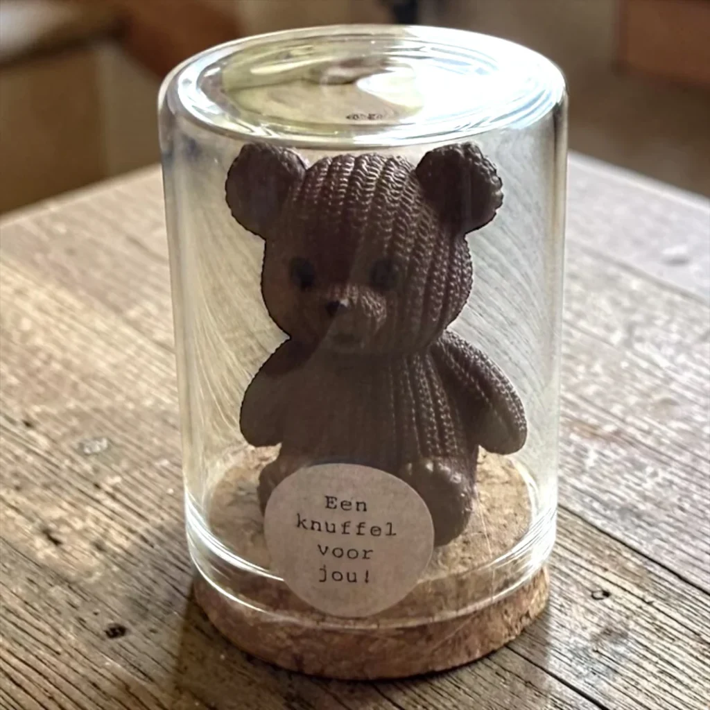 'een knuffel voor jou' in stolp